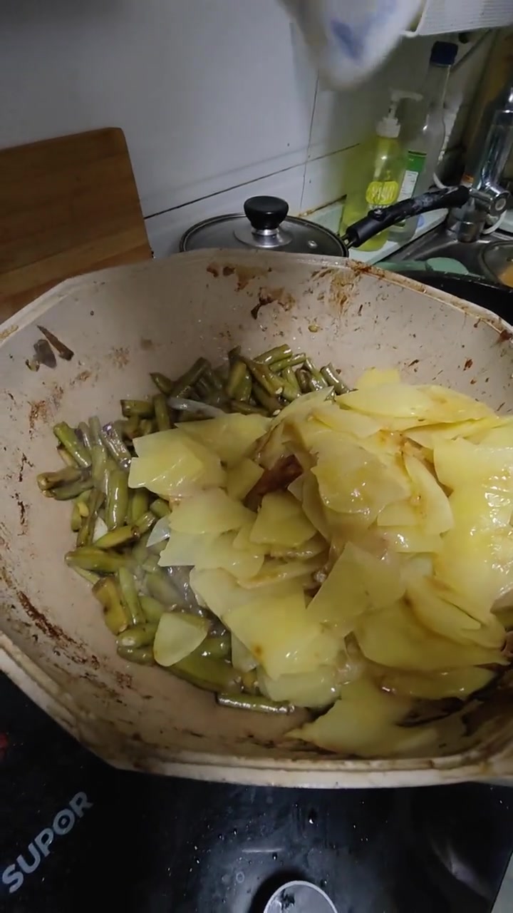土豆炒扁豆，我的秘制私家菜，一般人我不跟他说怎么做
