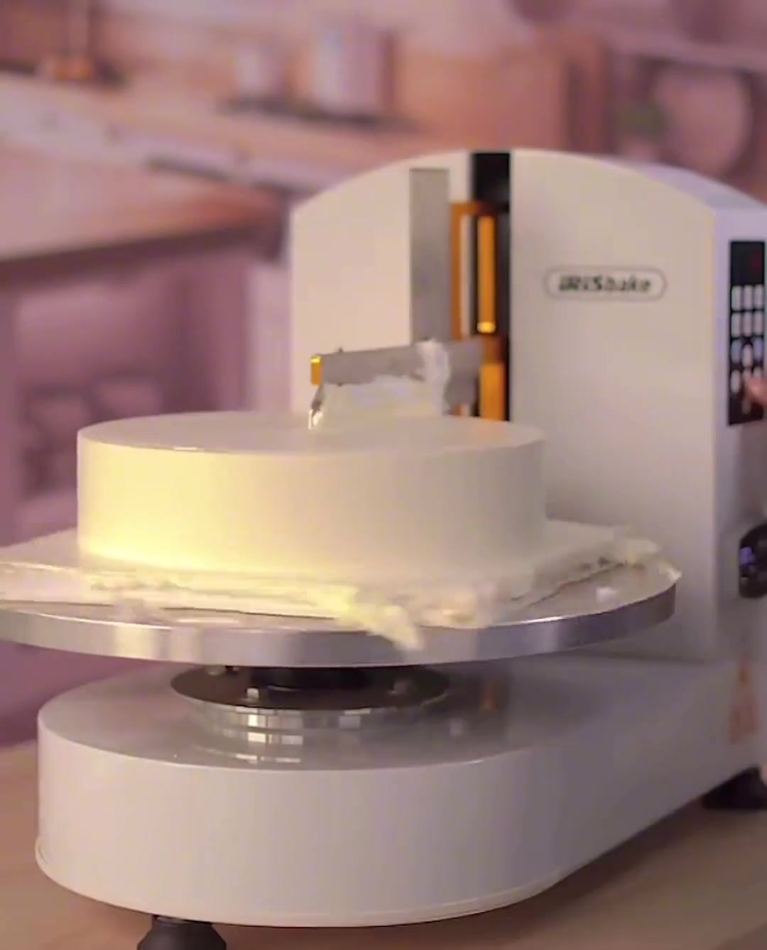 感受一下抹面机做蛋糕的快乐