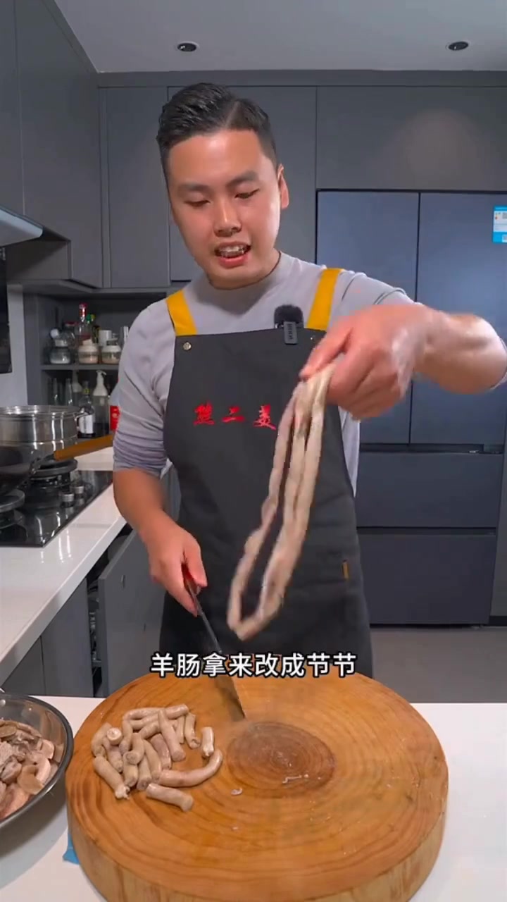 天气越来越冷了，这道羊肉汤锅的做法你可要学会