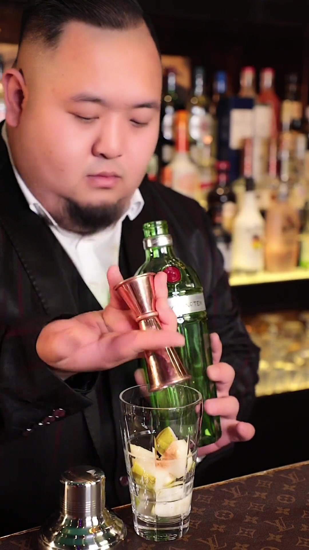 香梨碰撞杨梅超迷人的法式香水味创意水果鸡尾酒：杨梅之吻