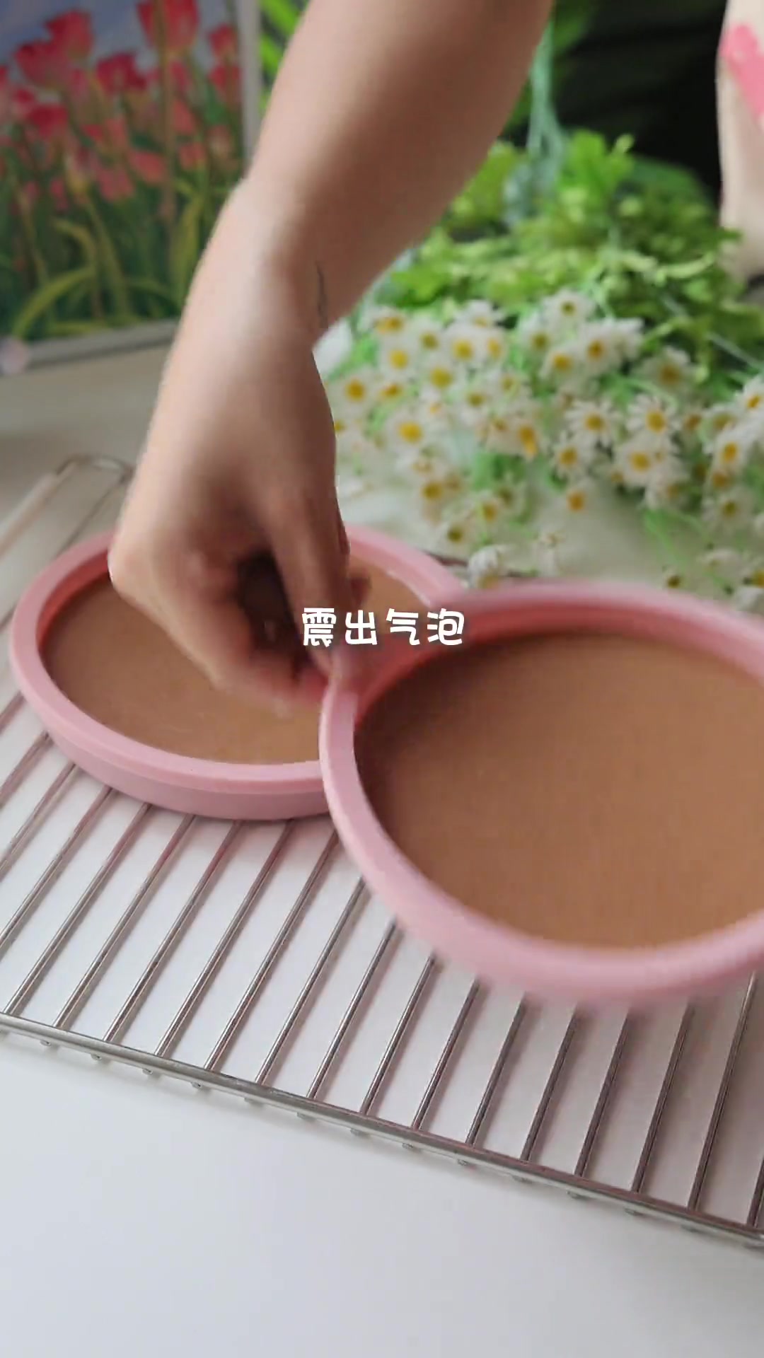 一直吃的都是手指饼干版本提拉米苏，今天换了蛋糕胚，竟然更好吃了！