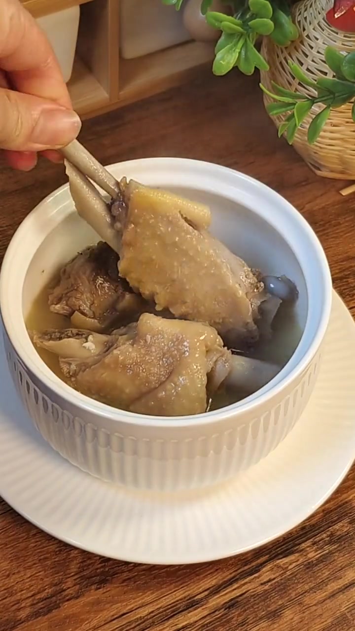 这个季节鸭子汤怎么炖好？推荐这款六味番鸭汤