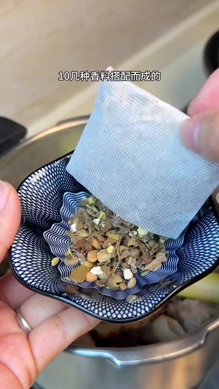 天气转冷，吃羊肉的季节又到了，煮上一锅，吃完暖暖的