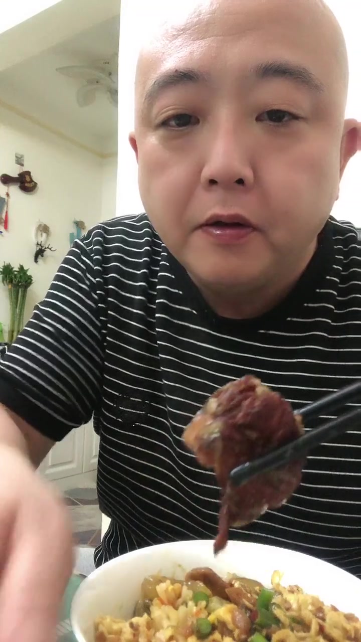 饭点家常便饭啥样?豆腐肚外婆菜还有虾排骨