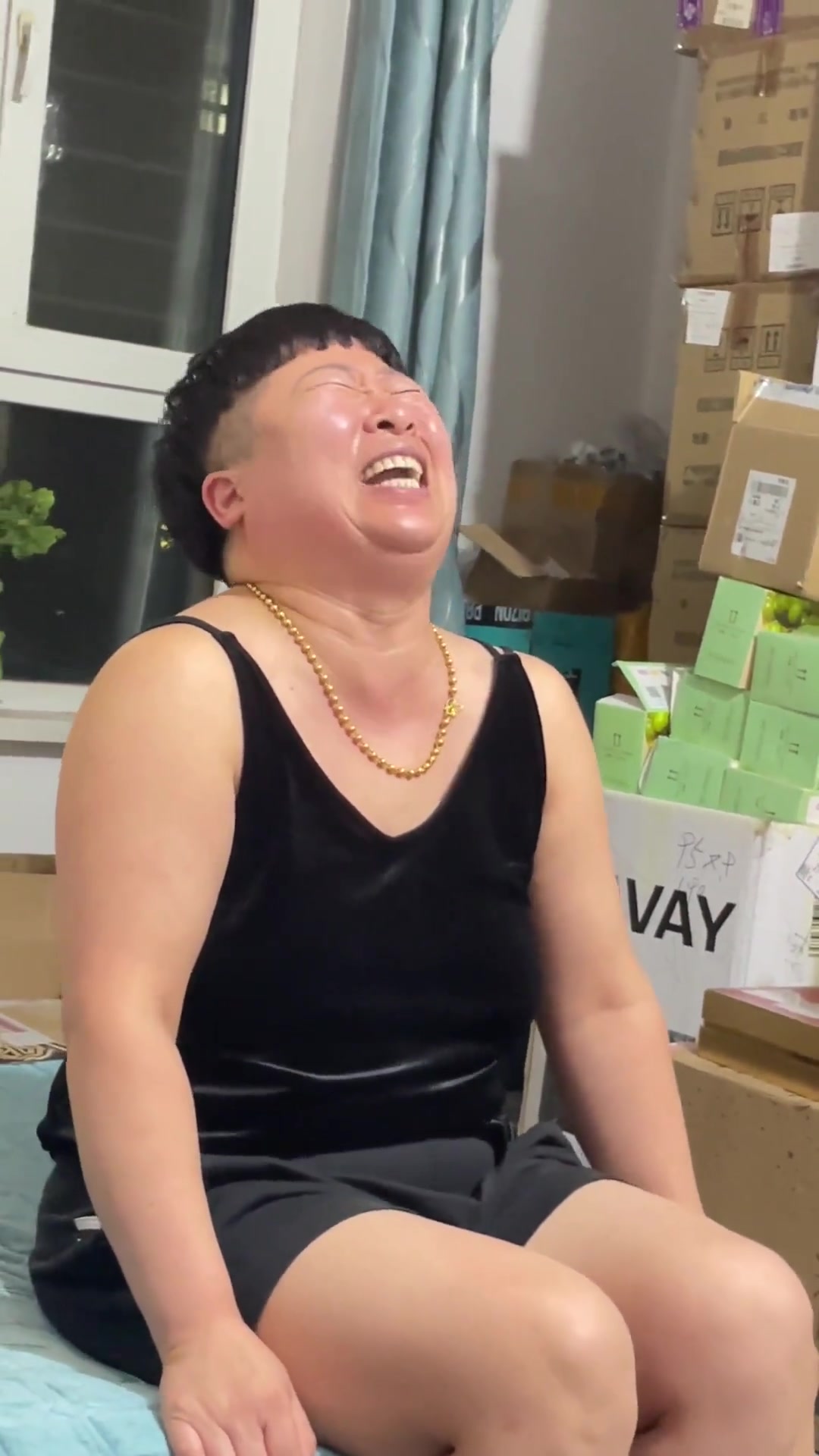 俩人研究老母鸡下蛋叫声，各种门道大揭秘！