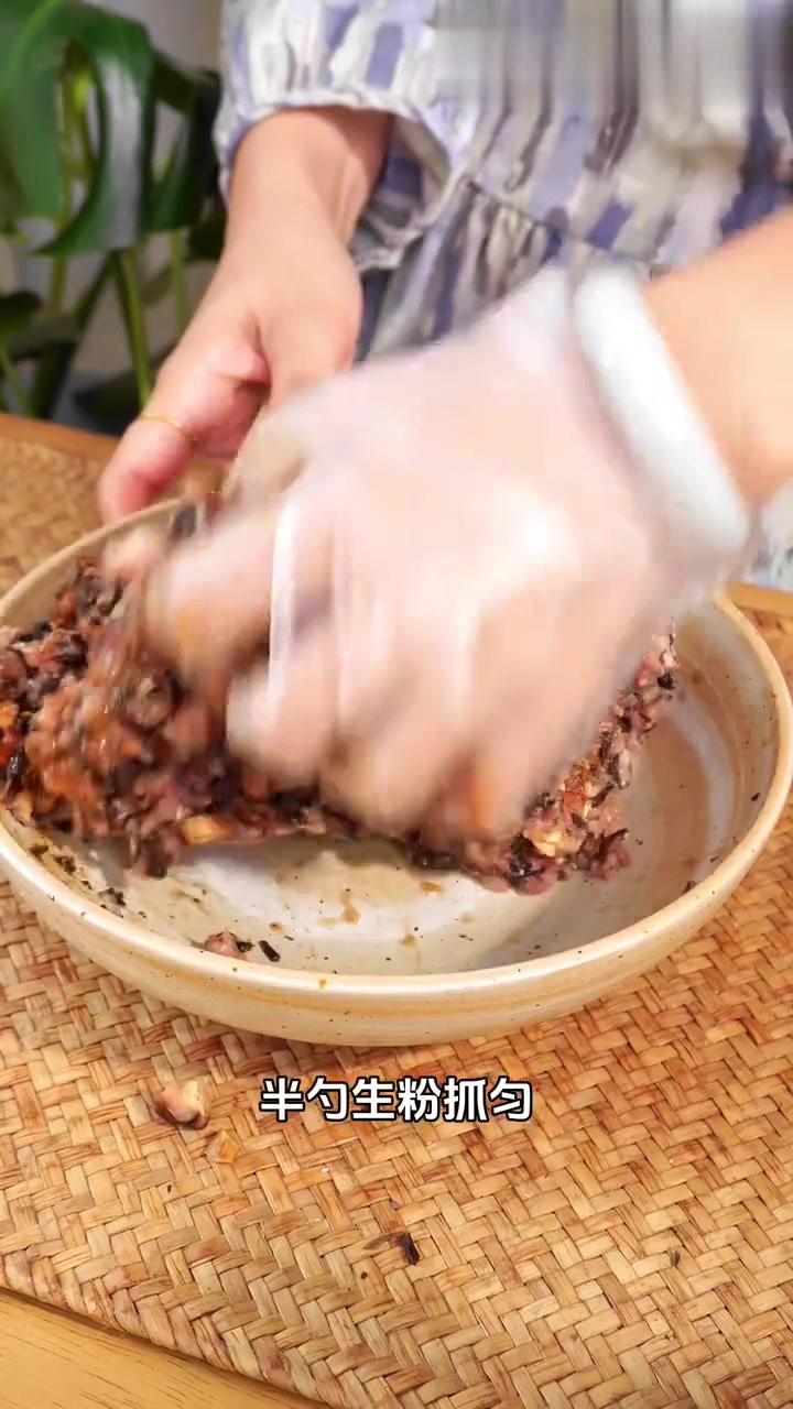 在家就能做巨香的广式梅菜冬菇肉饼饭,无需去广东开火