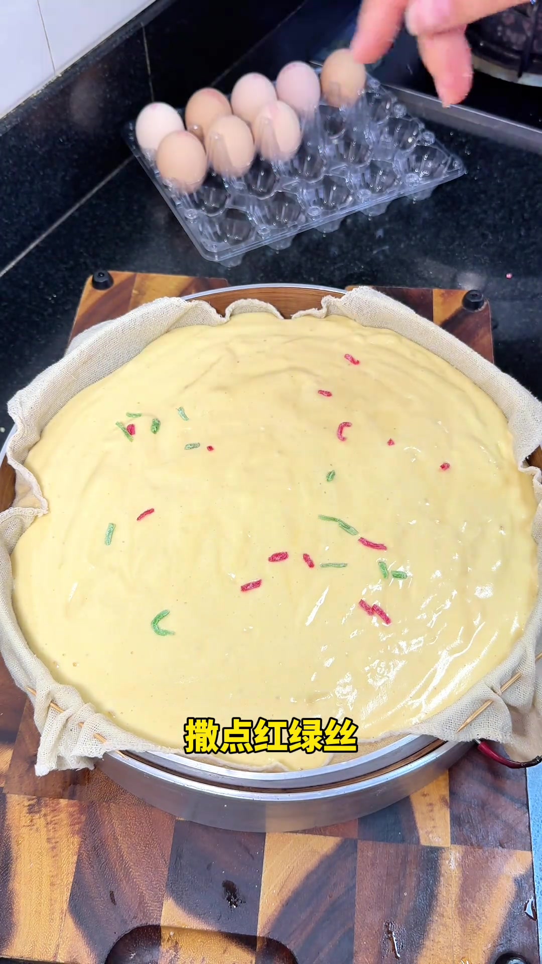 只用鸡蛋白糖糯米粉就能做的糯米蛋糕，糯叽叽的，蛋香浓郁，你们也试试吧！