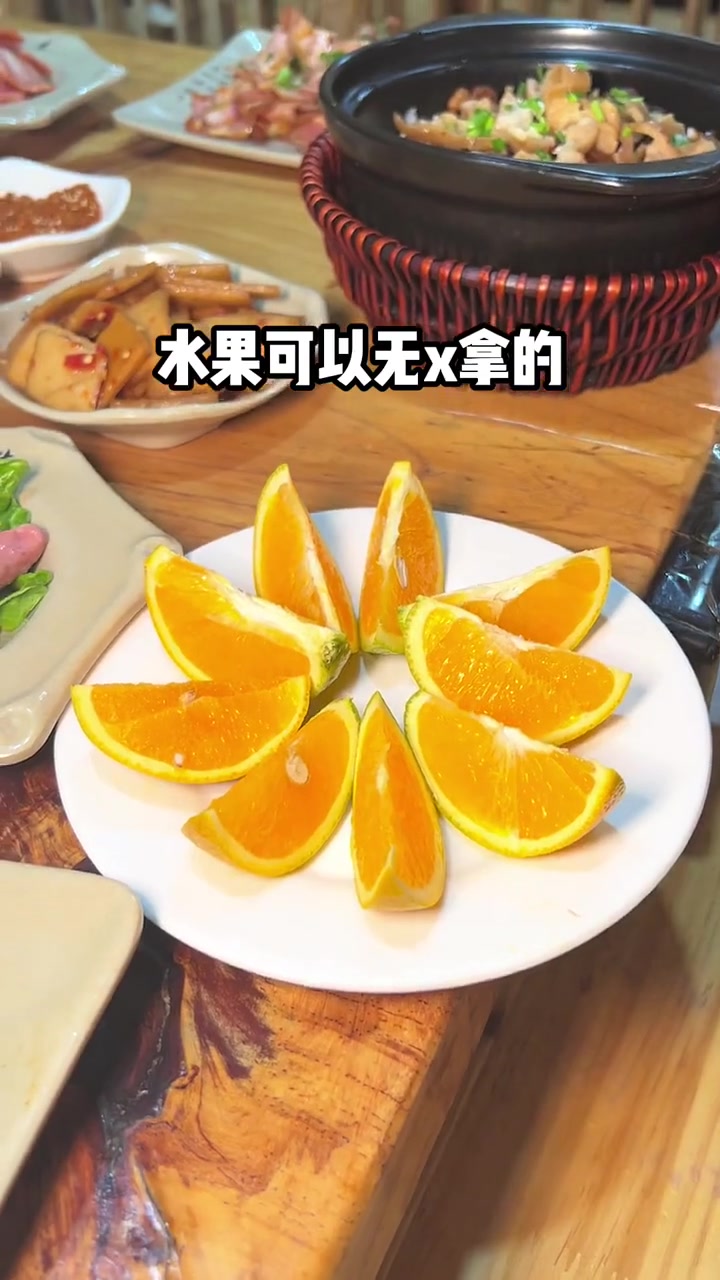 特色的蘸料，味道神好的烤肉，韵味的腊味肥肠饭，真心好吃不踩雷