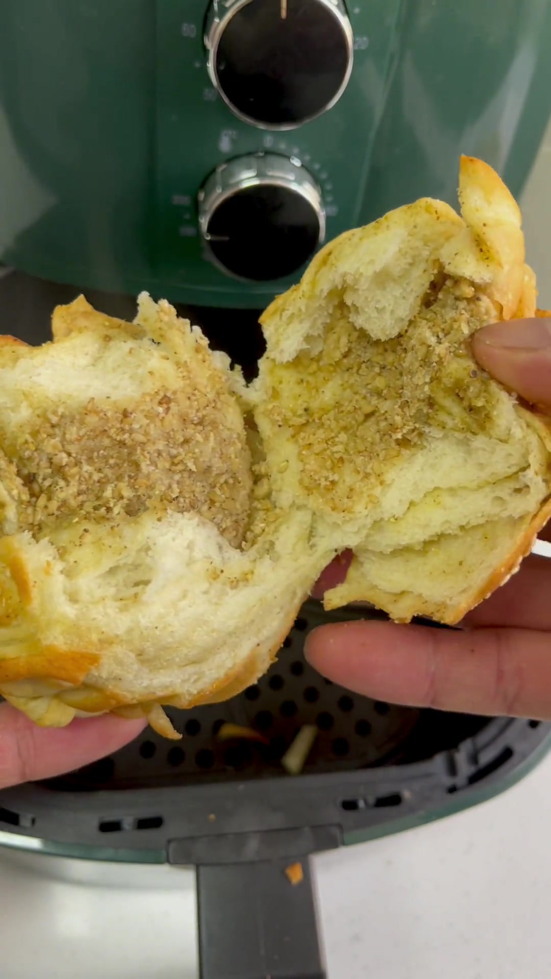 空气炸锅加热烧饼,三分钟还原家乡味!