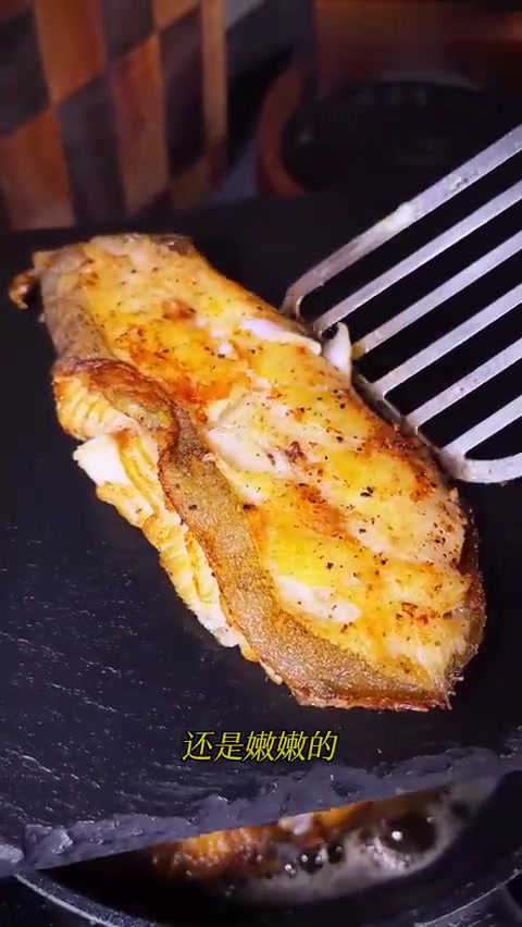 香煎柠檬蒜香黄油比目鱼，做法简单，味道超出你想象！