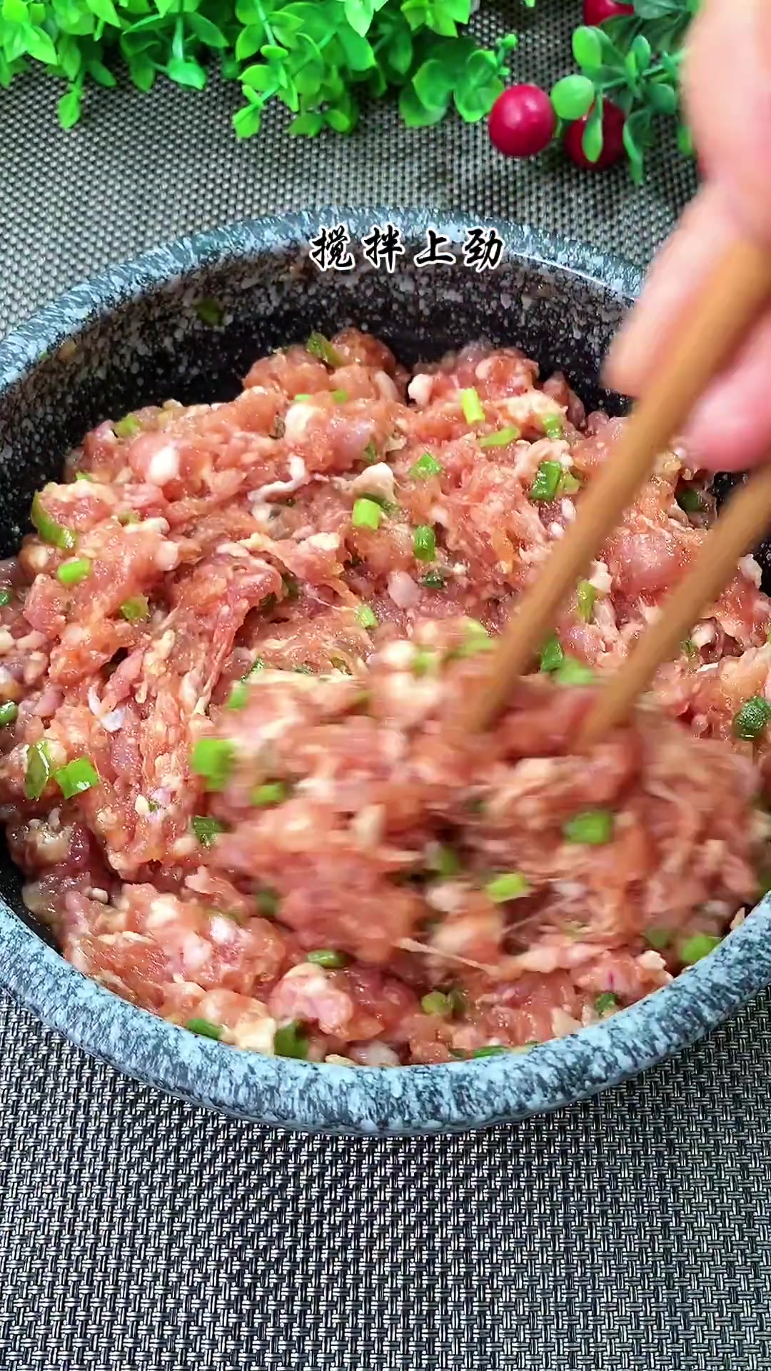 白菜包肉做法简单，好吃寓意好，百财聚来
