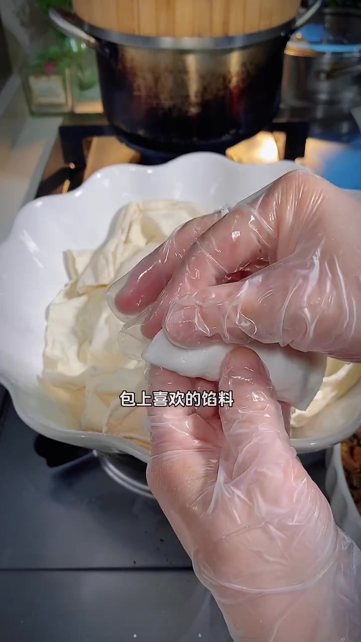 记住这个做法，就能瞬间把广东的肠粉变成江西特色美食，做法还特别的简单！