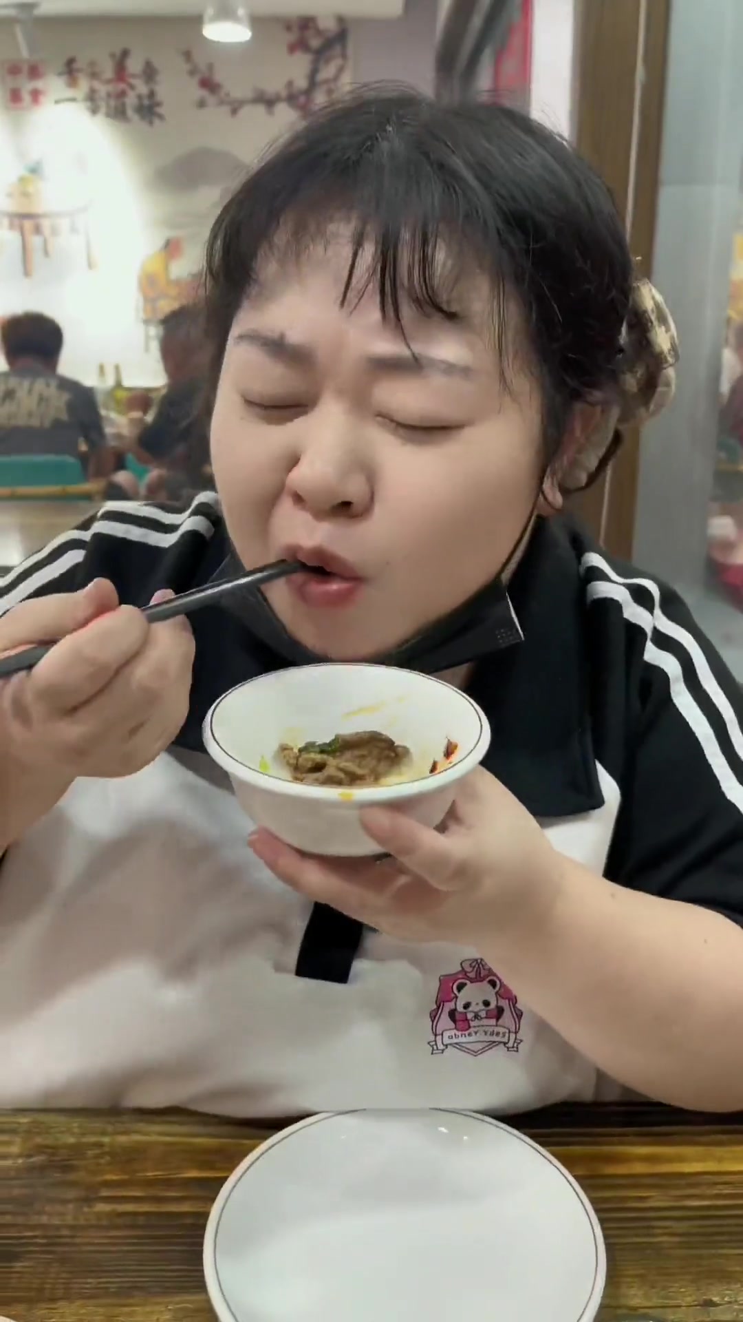 浦东施湾新开了一家黄牛肉馆!味道很不错啊!还碰到了很多老大哥粉丝!