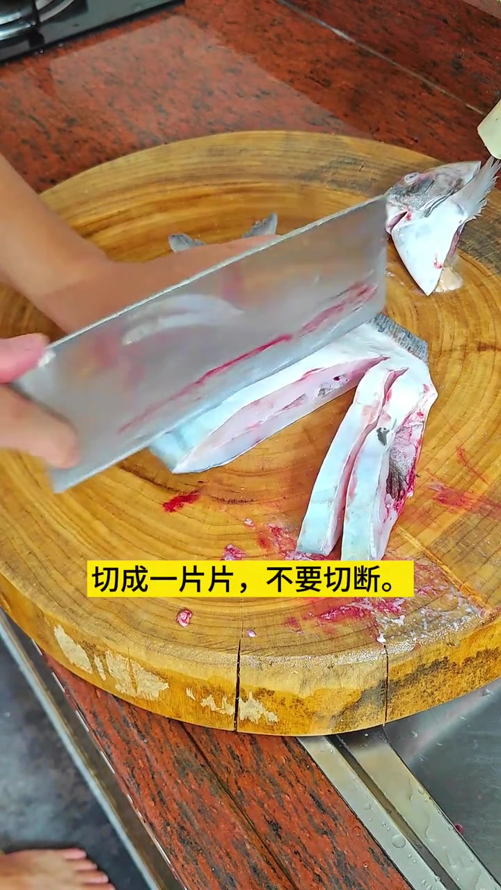 海鱼类的天花板，斗鲳鱼，怎么做都好吃。清蒸最鲜甜了