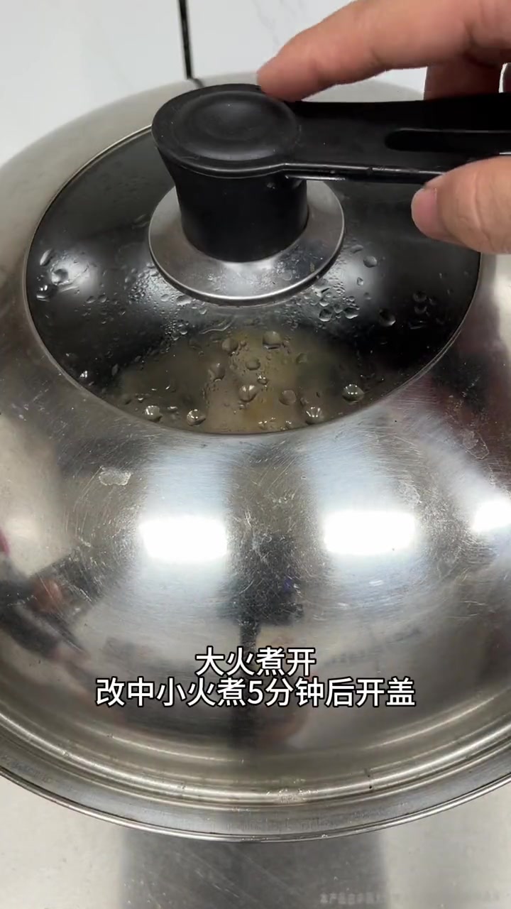潮汕特色家常菜冬菜煮豆腐鱼，鱼肉嫩滑，味道鲜美，真好吃