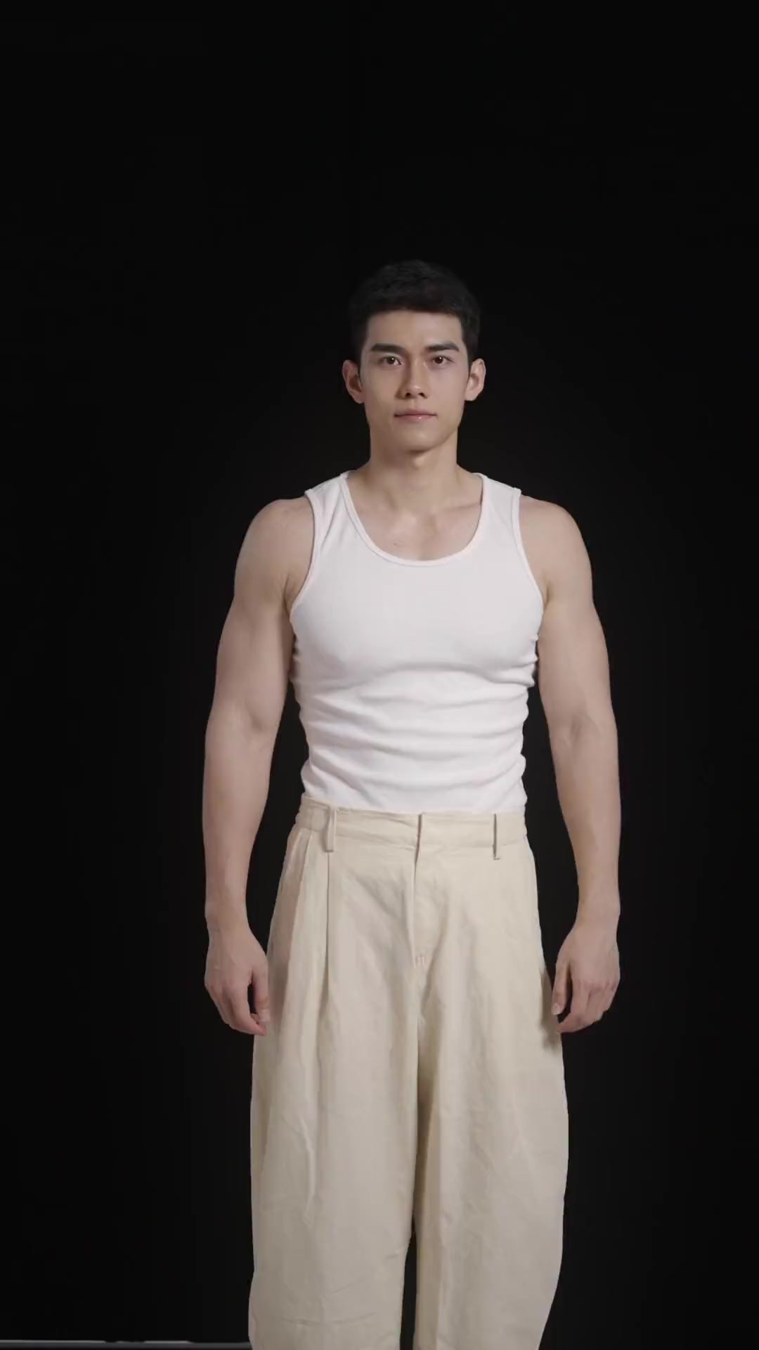 正面展示肱二头肌