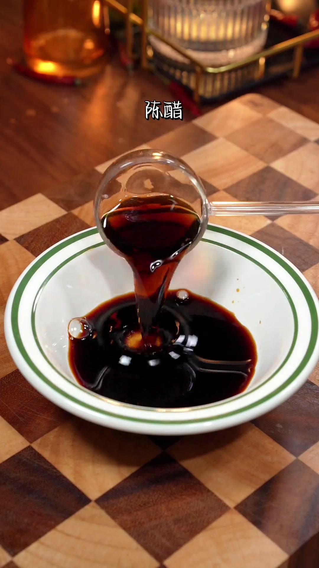 跟着于谦做白斩鸡超简单，料汁白灼青菜香