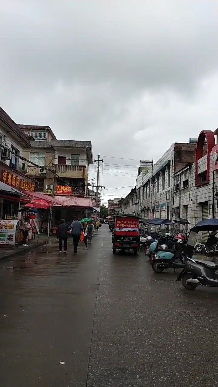 来了安徽东至，一定要去这条街吃饭，各种各样小吃数不胜数