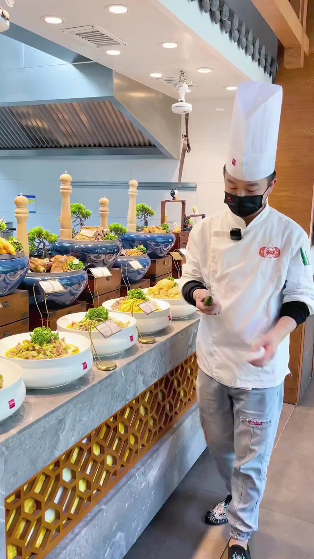 明档菜品的点缀很重要！有点缀和没有点缀是两个样！
