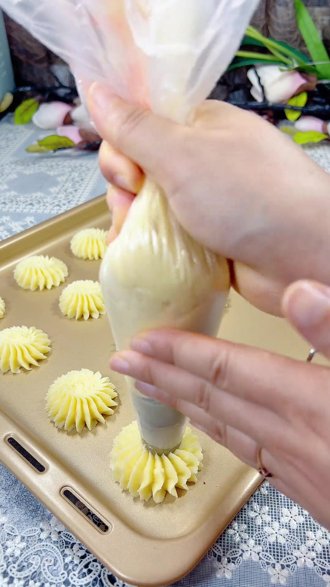 喜欢曲奇饼干的姐妹一定要收藏好一个配方哟，咸甜皆可