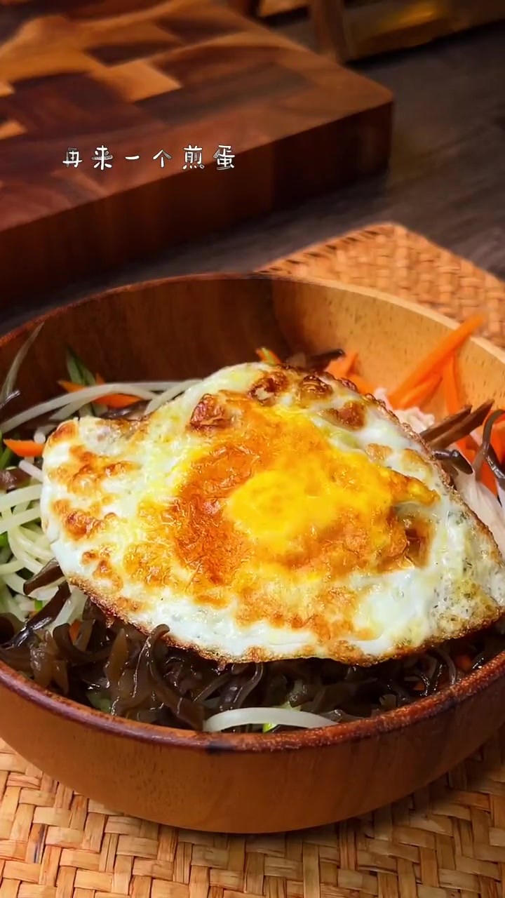 分享,凉拌菜,搭配这个鲜椒牛肉酱,好吃又方便!