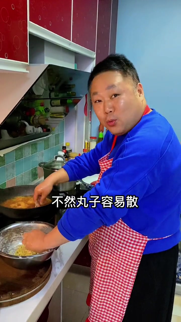 这个萝卜丸子汤特别好喝，做法还很简单，喜欢的做起来吧