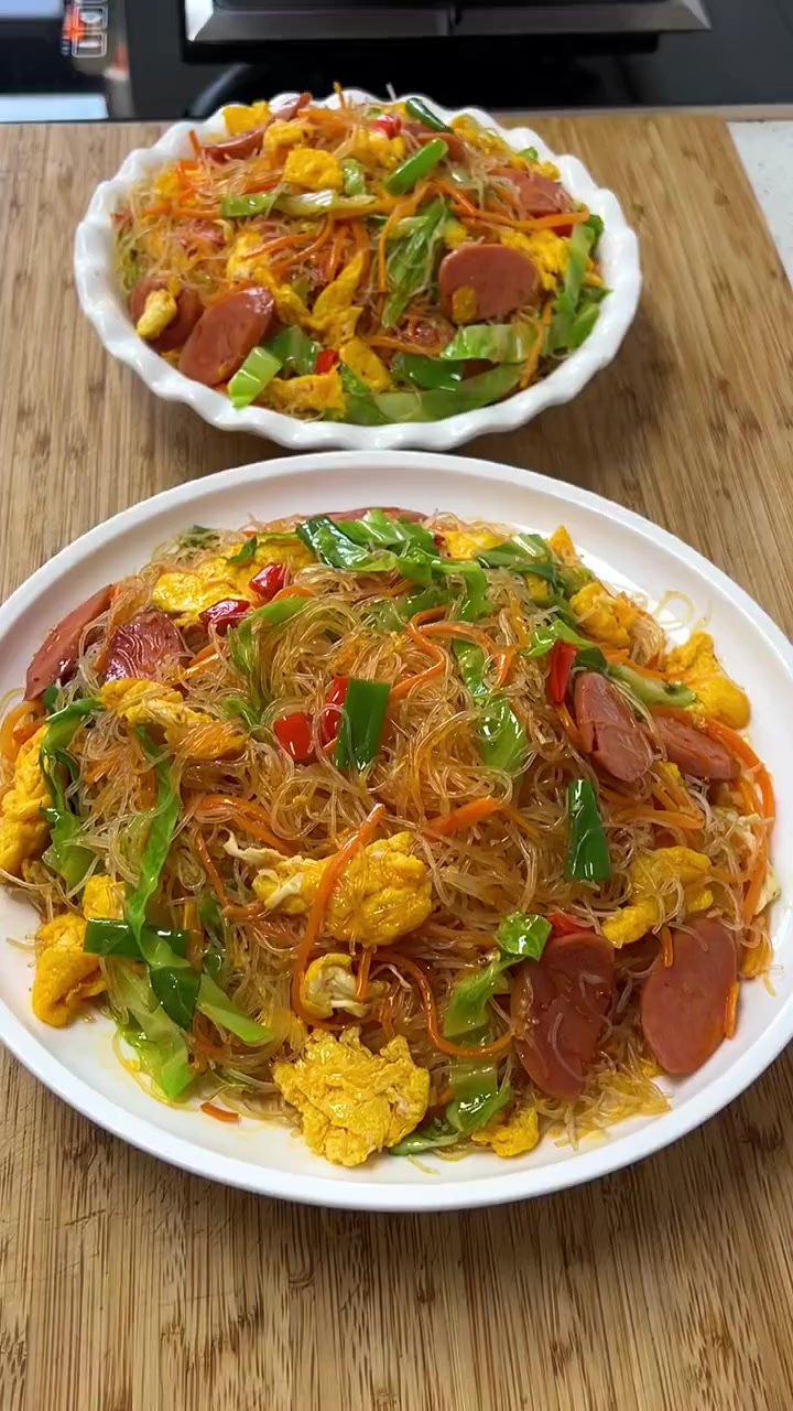 不知道吃什么的时候，来盘炒米粉吃吃吧，简单又美味，5分钟就可以搞定