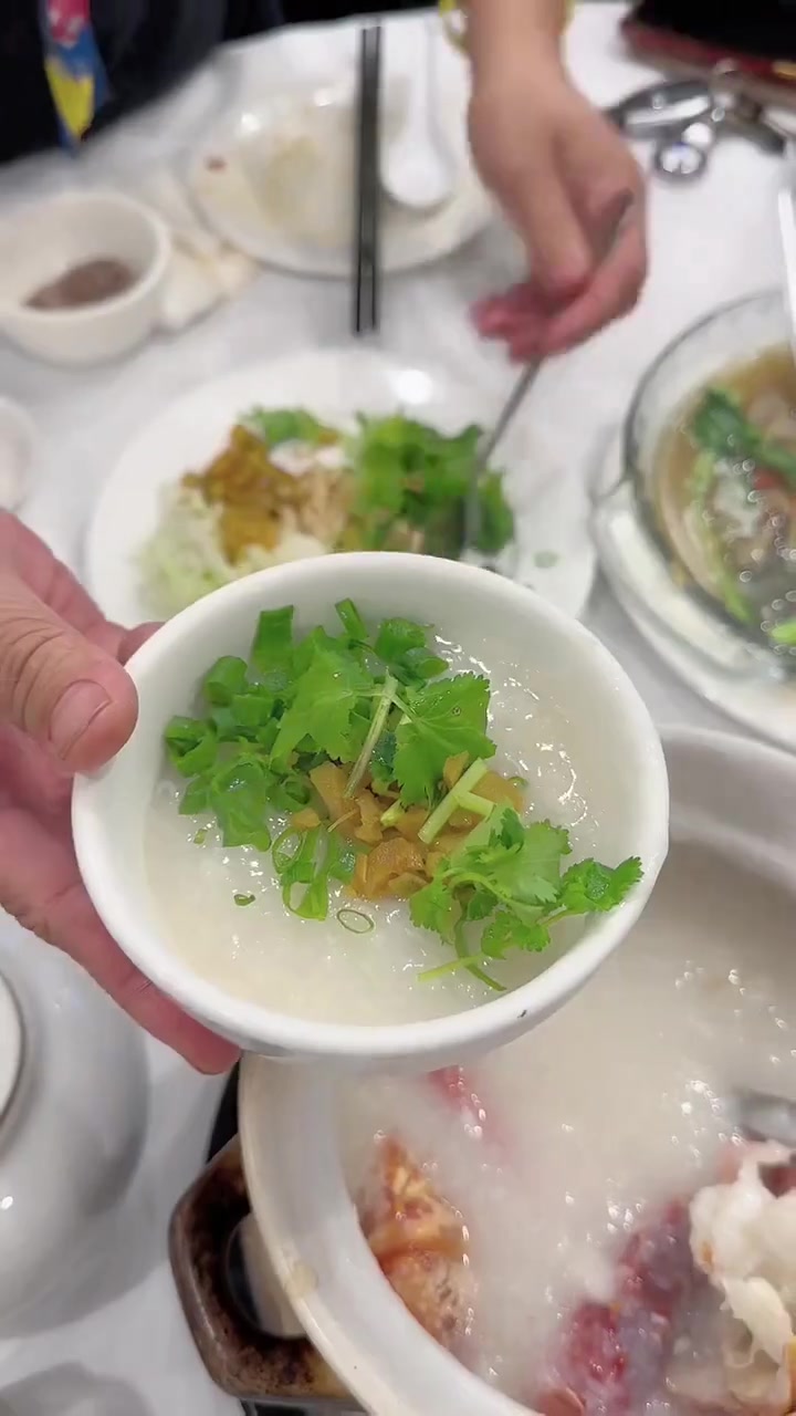 澳龙三吃:刺身+咸蛋黄炒+煲生米粥