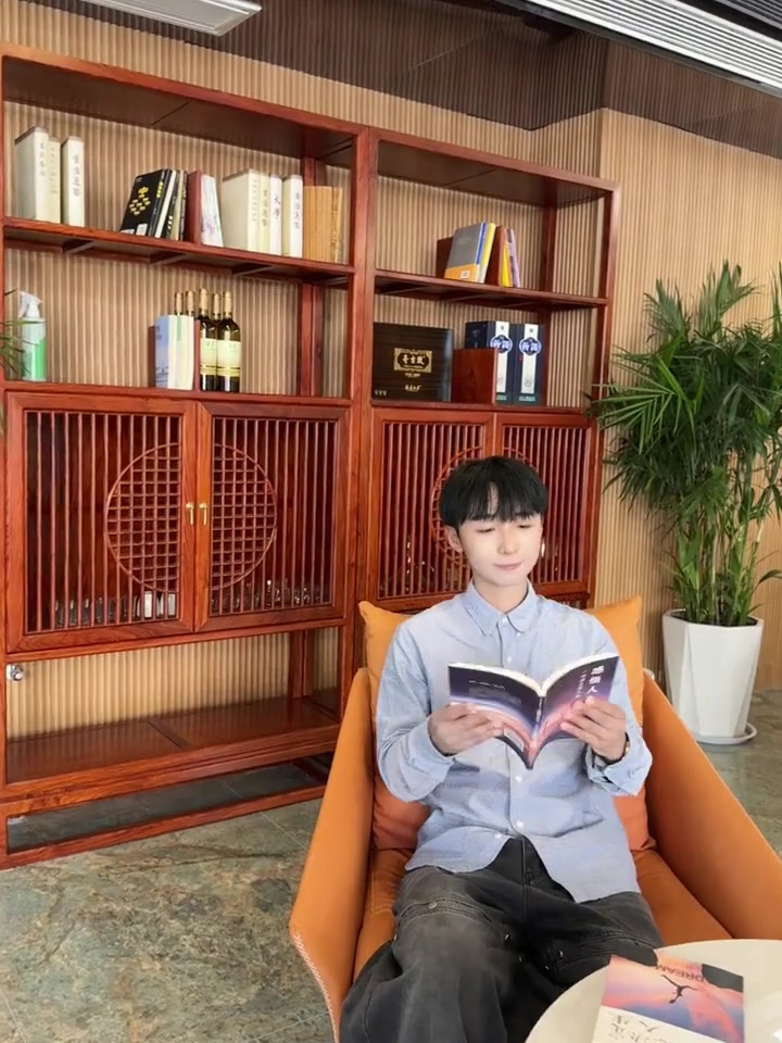 在青岛台东新开一家豪华喜至万象酒店