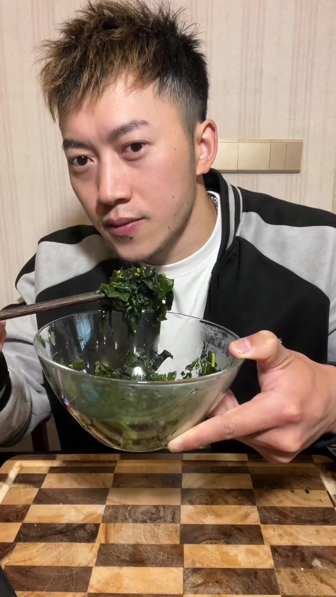 食堂外卖的菜太油了不敢吃，可以试试这个脱水蔬菜包好吃又方便