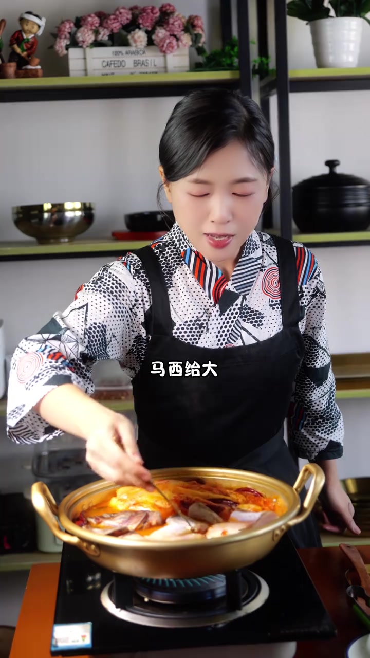 明太鱼辣白菜火锅做法分享给大家哦