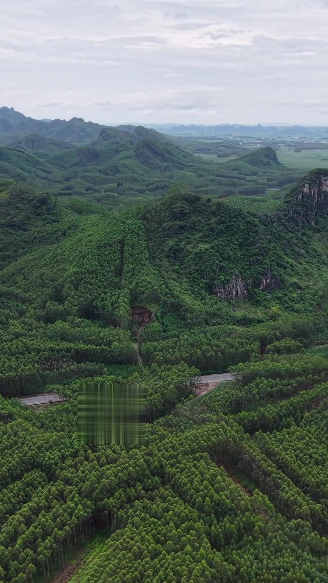 在兴宾区有一个奇特的双狮山风景区