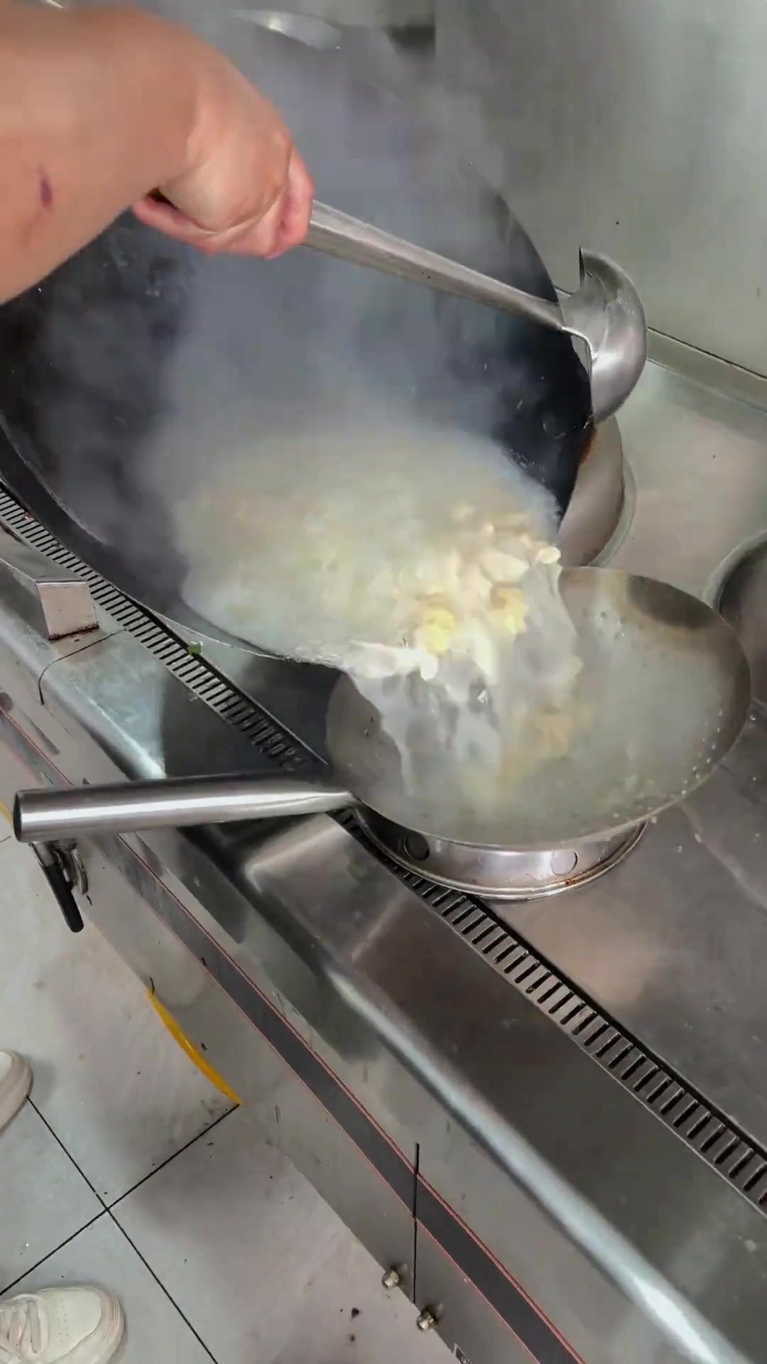 一口沦陷！鱼杂火锅的鲜你不能错过