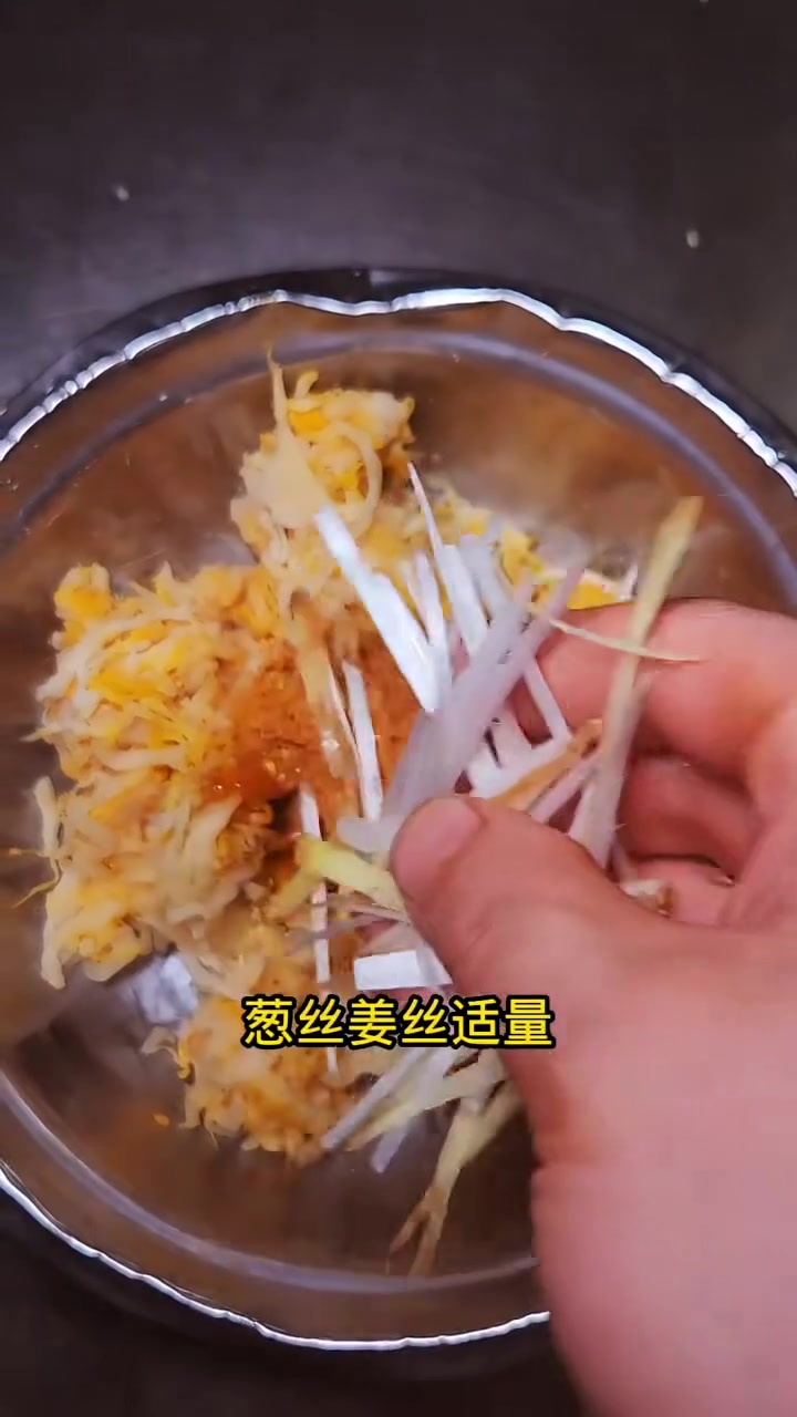 烧烤店嘎嘎好吃的锡纸酸菜五花肉分享给大家！