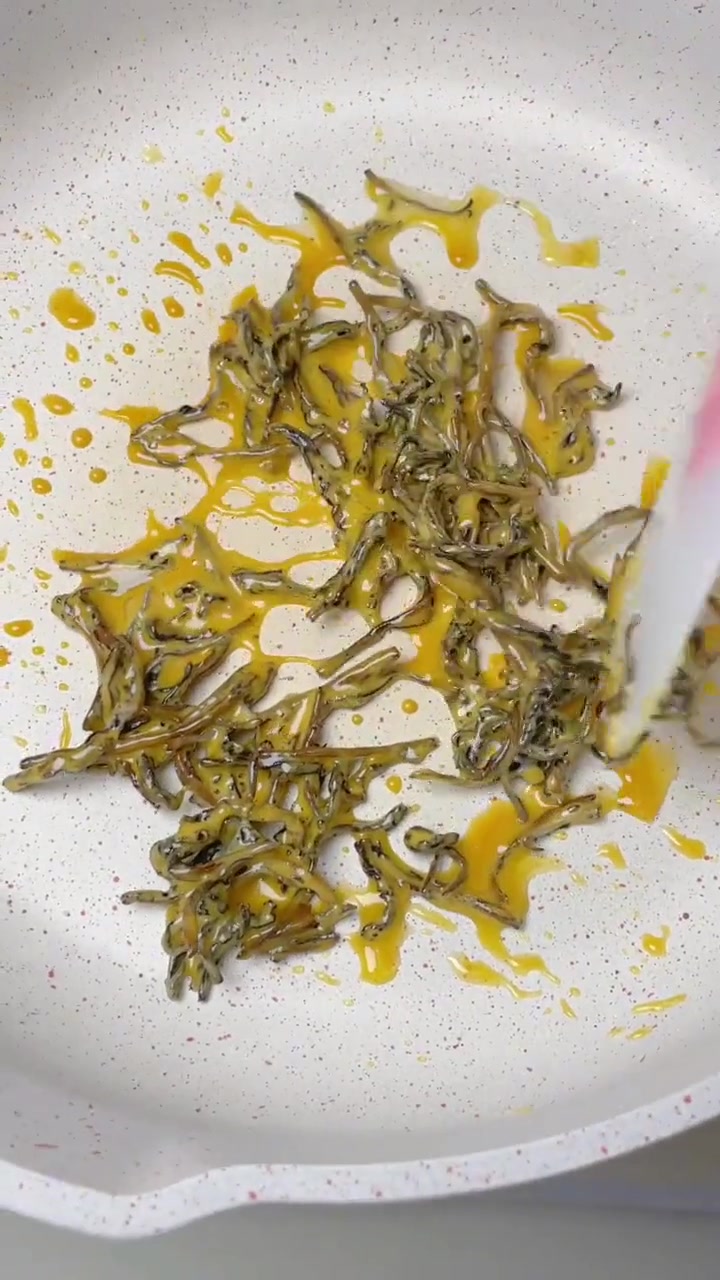 30秒教教会你做经典原味珍珠奶茶