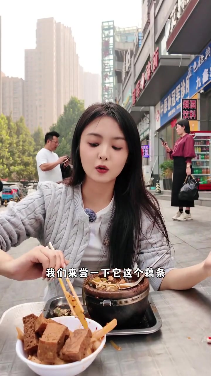 麻辣砂锅米线，人也太多了