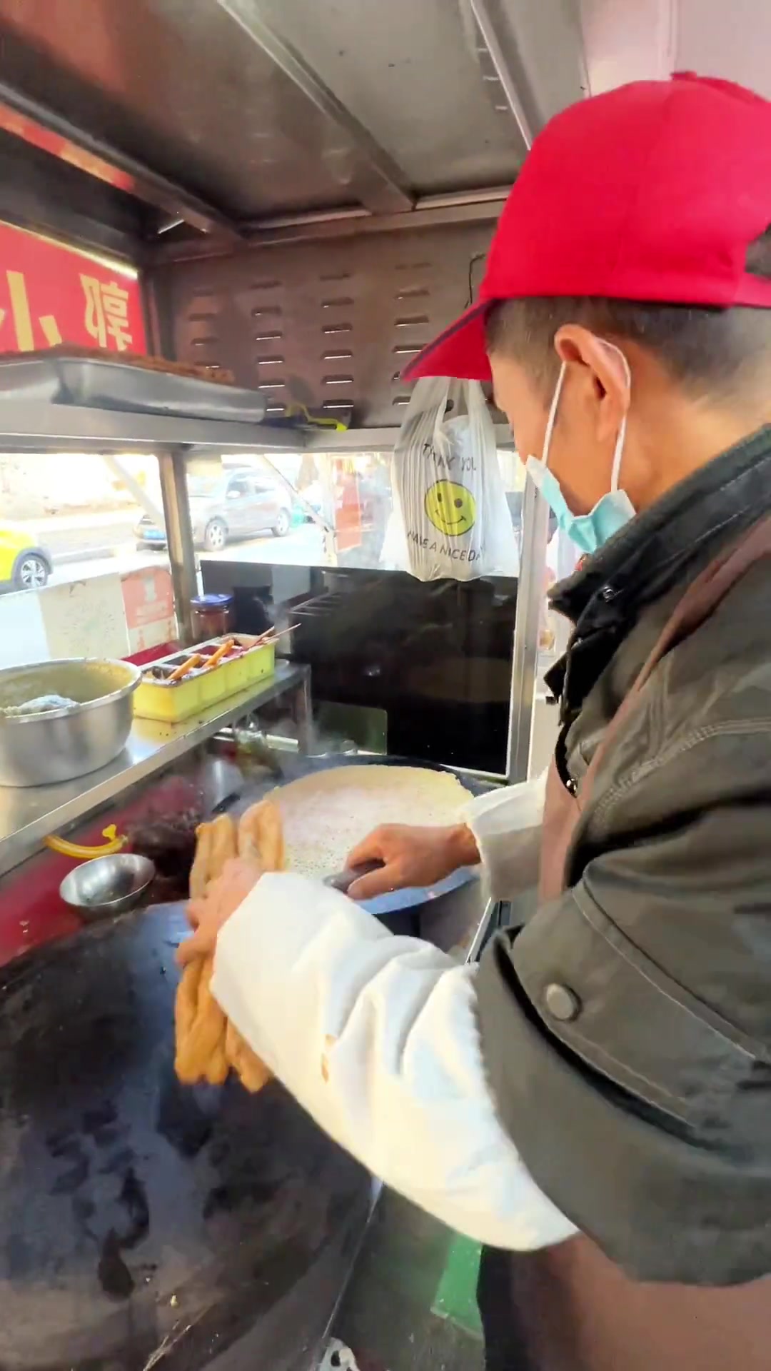 天津的老石磨煎饼果子纯绿豆的您给看看正宗吗?