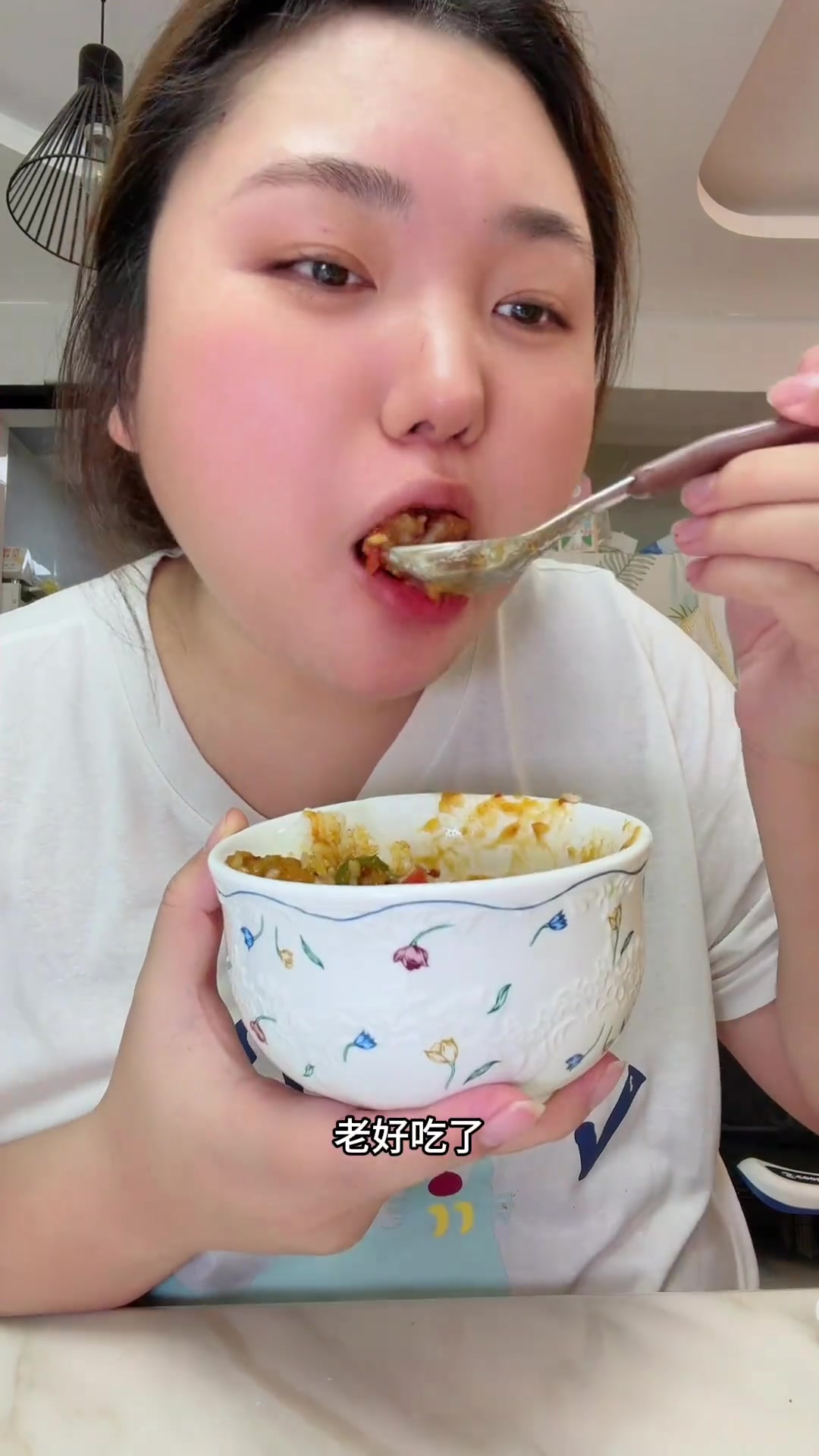 东北女人做晚间饭：嘎嘎香的新疆大盘鸡家常做法！配米饭和抻面都无敌了！
