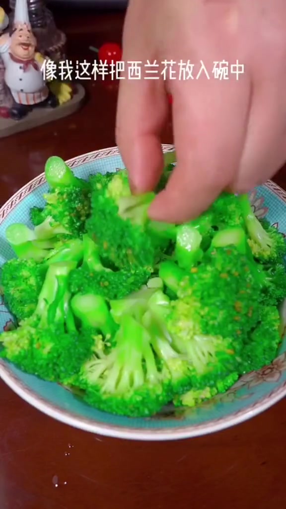 凉拌西兰花好吃又减脂