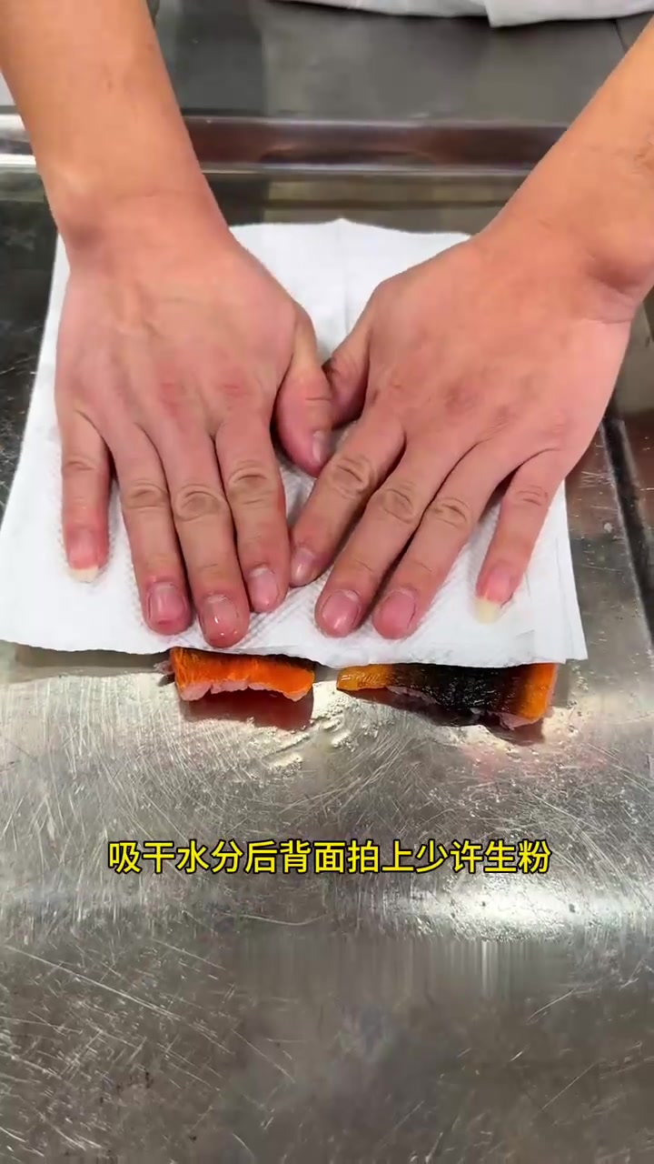 秋冬季必备菜品，金陵明月炖生敲，鳝鱼与虾滑鸽蛋的完美碰撞