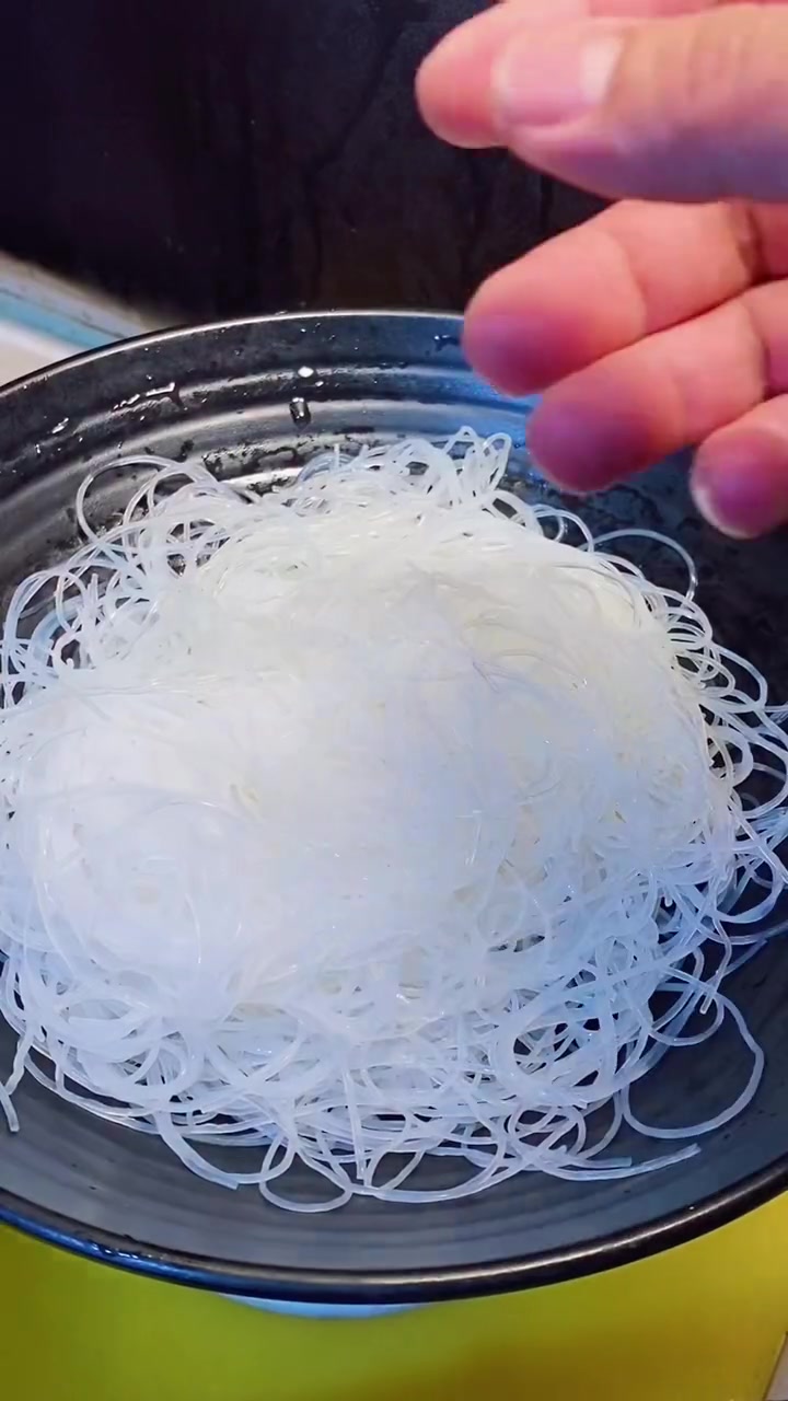 蒜蓉粉丝蒸鲍鱼