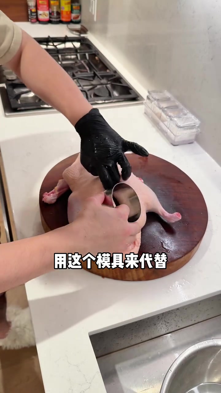 参加50Best颁奖典礼，偷师一道鱼子酱北京烤鸭