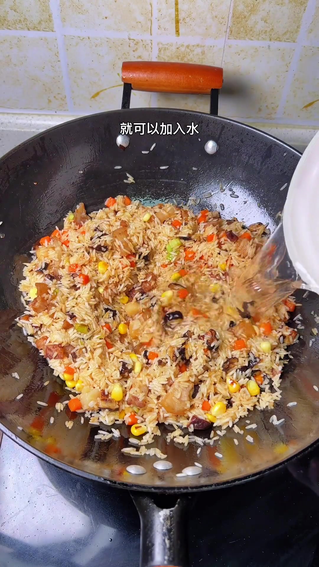 闽南特色紫菜饭,饭有着紫菜的味道特别香,又酥脆