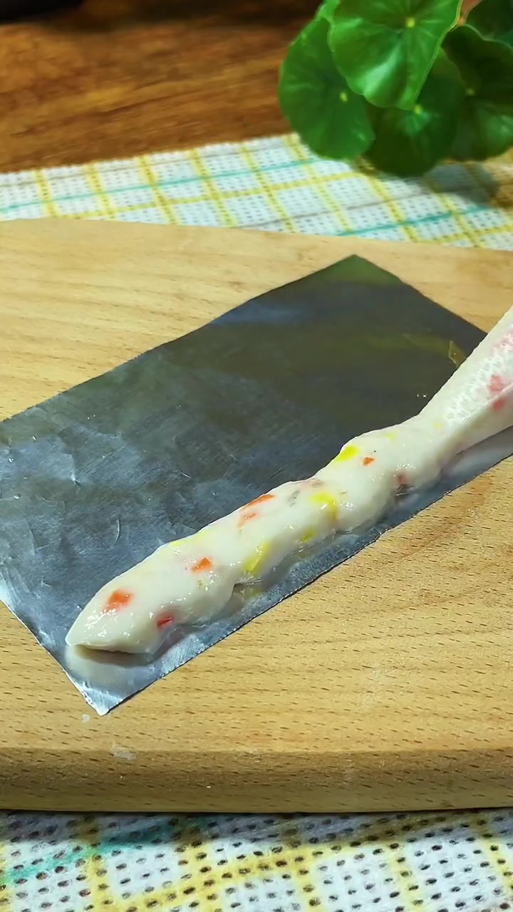 10月龄以上宝宝就可以吃：自制宝宝鳕鱼肠