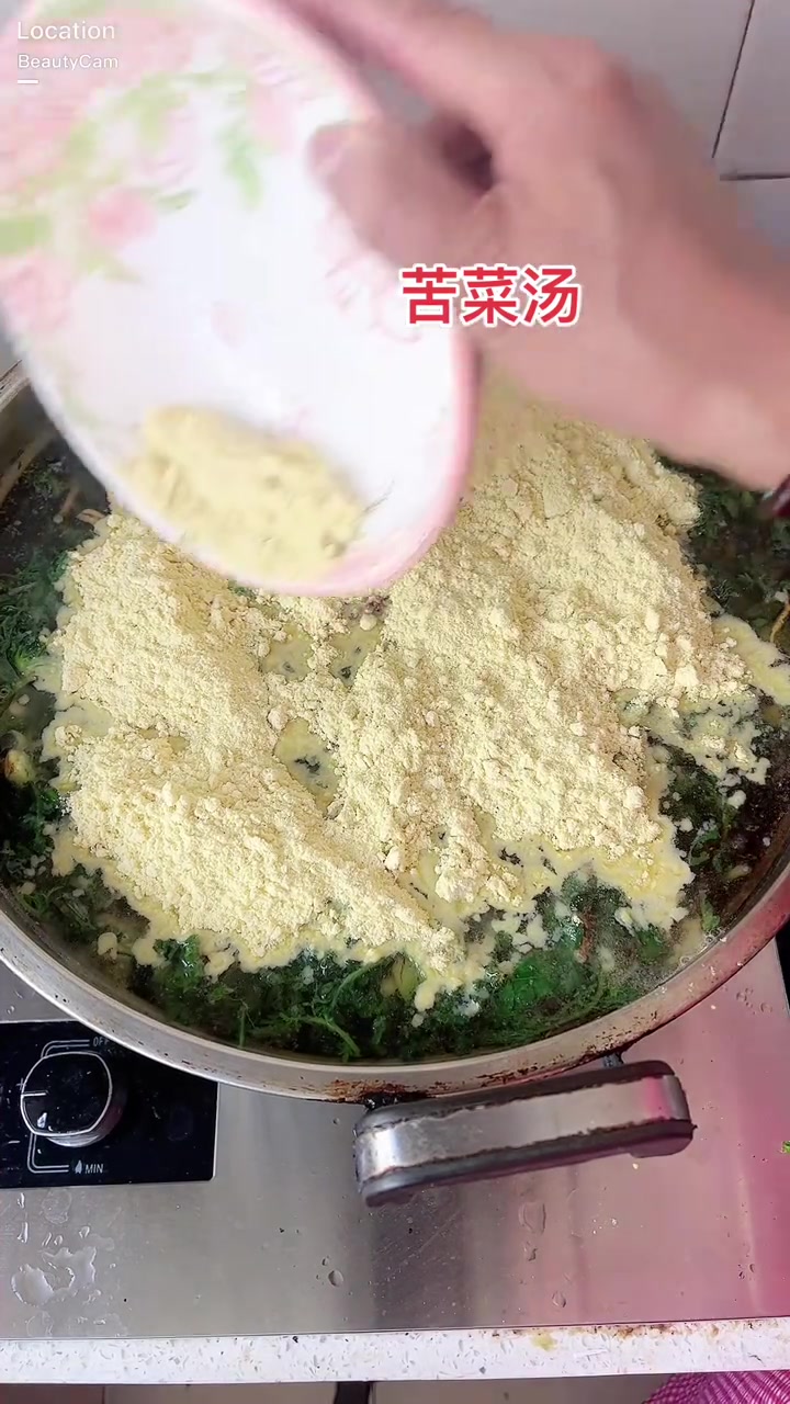这些野菜你都怎么吃的，用豆面，跟我这方法做出了一点也不苦，不信你试试