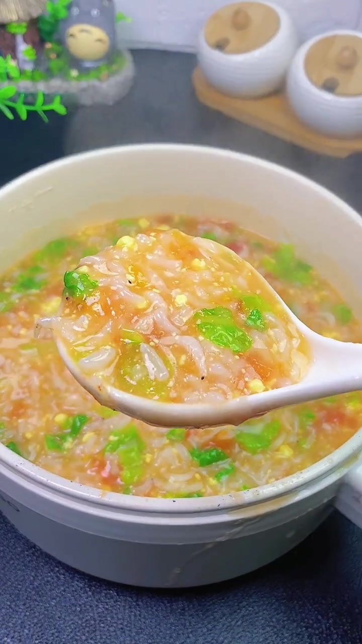 别在天天煮白粥了，没啥味道宝宝不爱吃，我经常喜欢放点虾皮提鲜