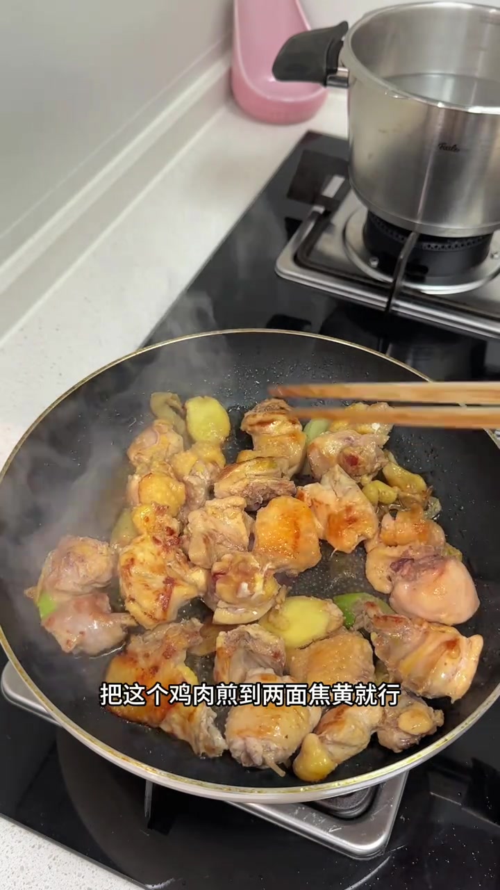 谷饲黄油鸡到手三盒送一盒鸡杂，小学生早餐｜黄油鸡汤面