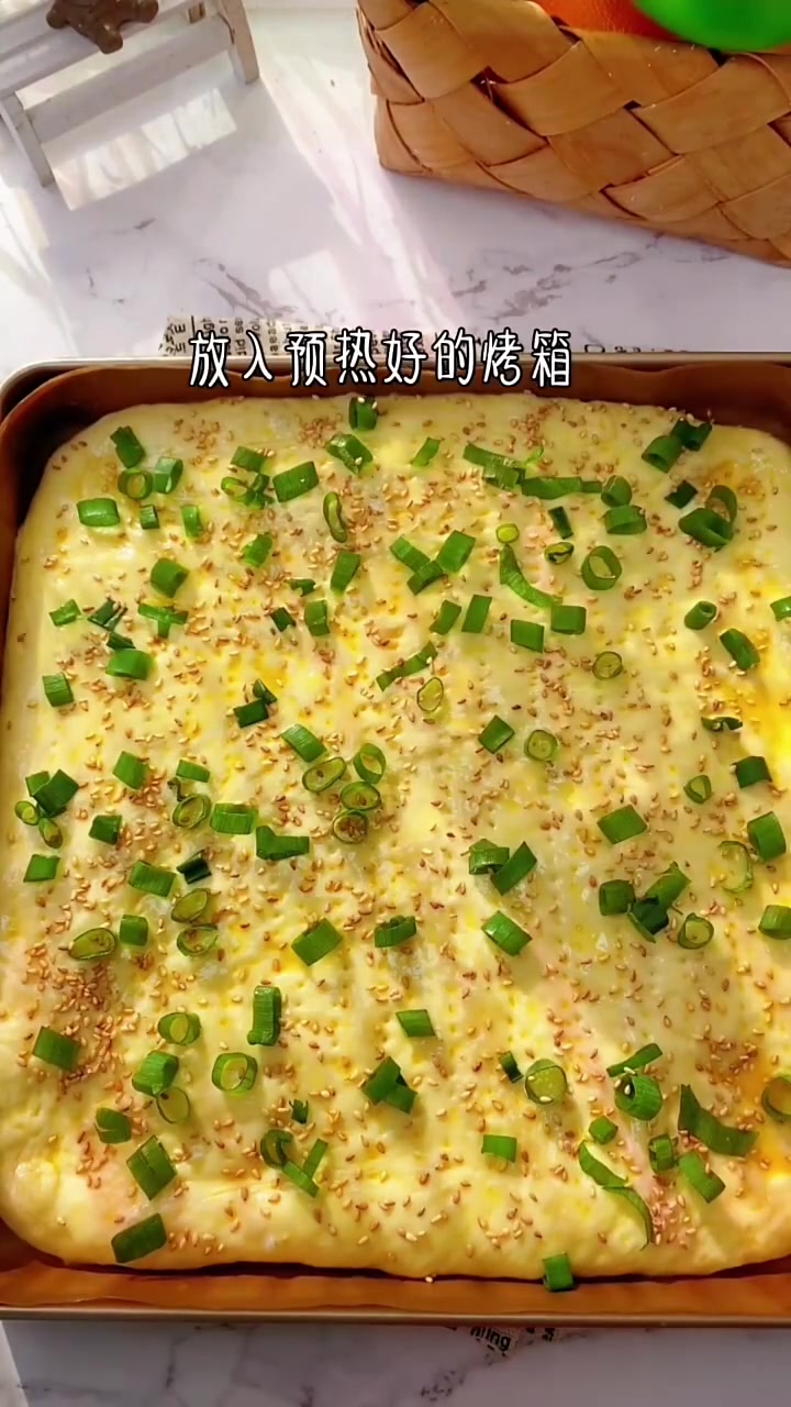 这款是大人小孩都喜欢的肉松面包卷，超级好吃