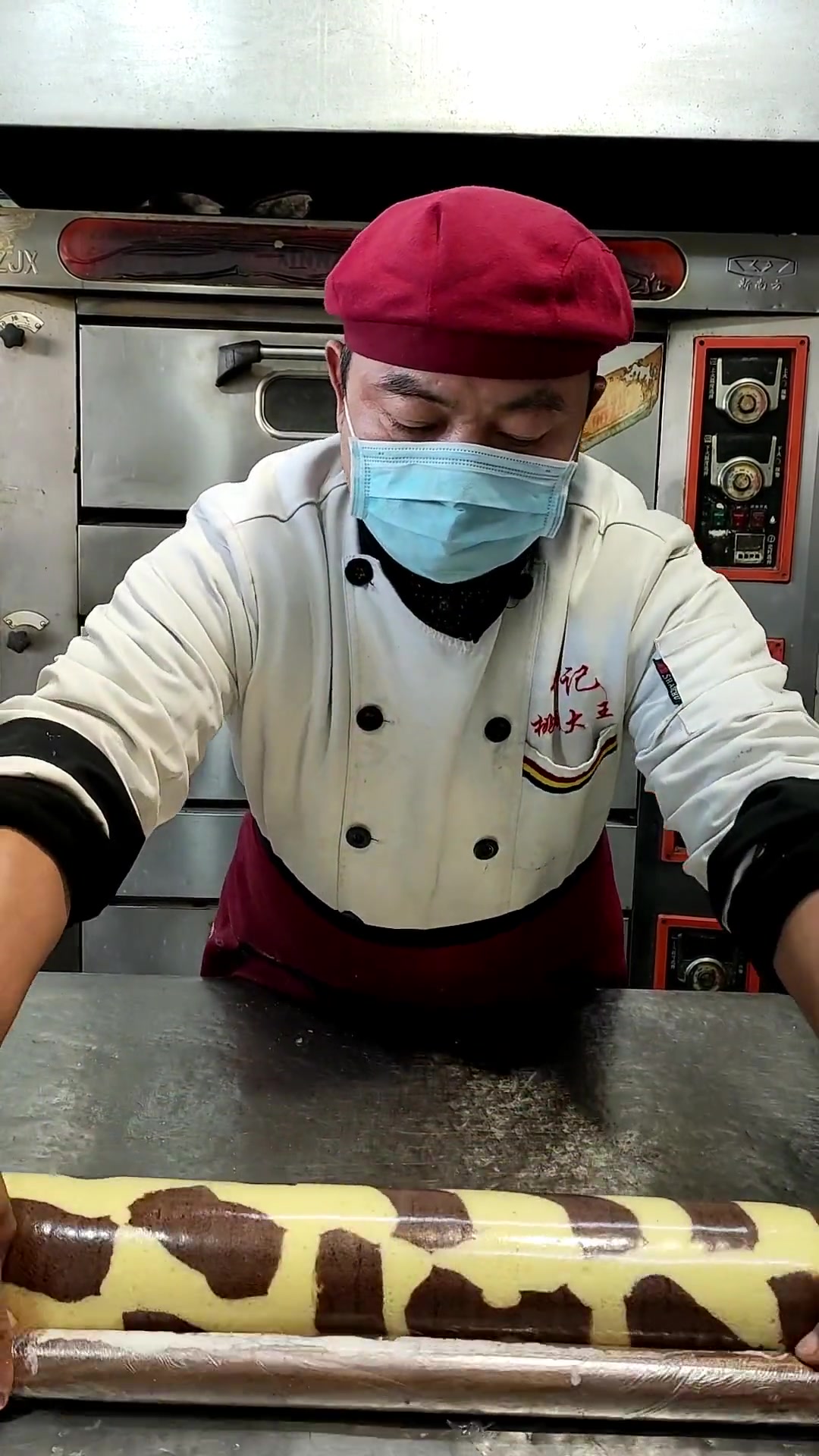 熊猫蛋糕卷，戚风蛋糕料制作，配方在视频