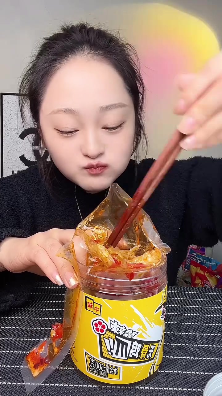 0添加放心吃,供暖的姐妹吃点冰冰凉凉的鸡爪真的很不错